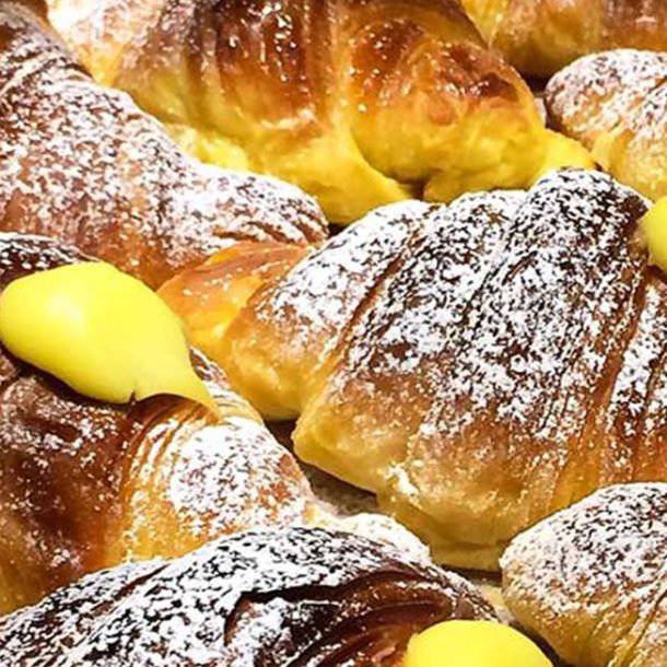 Dolci pasticcini biscotti artigianali della pasticceria sita a Pavia senza lattosio biologico