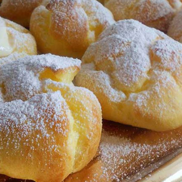 Bignè Dolci pasticcini biscotti artigianali della pasticceria sita a Pavia senza lattosio biologico